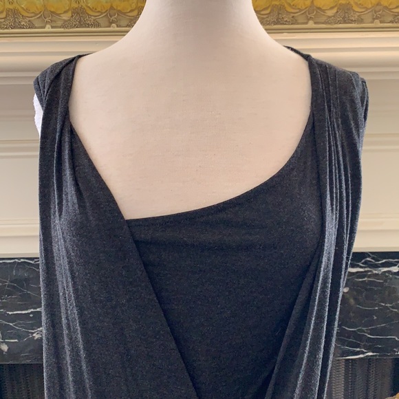 Graceful Vera Wang charcoal side swept dress - Picture 2 of 6